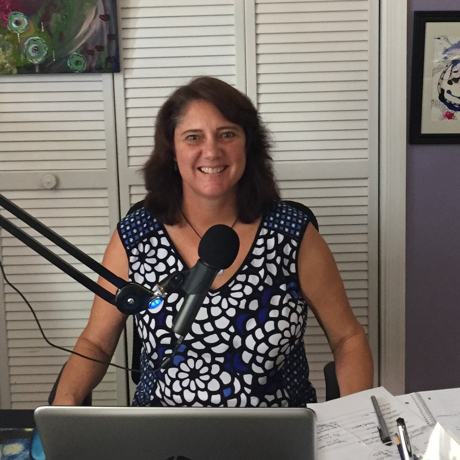 #133 Suzanne Redmond: Artist and Podcast Host